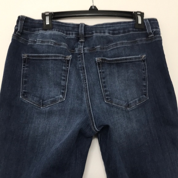 Maurice’s high waist, button-up stretchy jean. - Picture 4 of 6